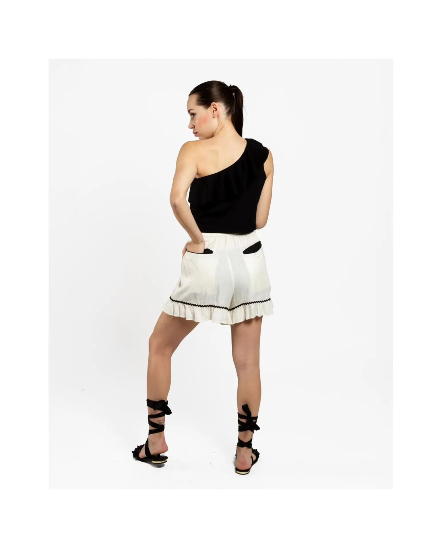 Pantalon Corto Volante Jacquard Blanco
