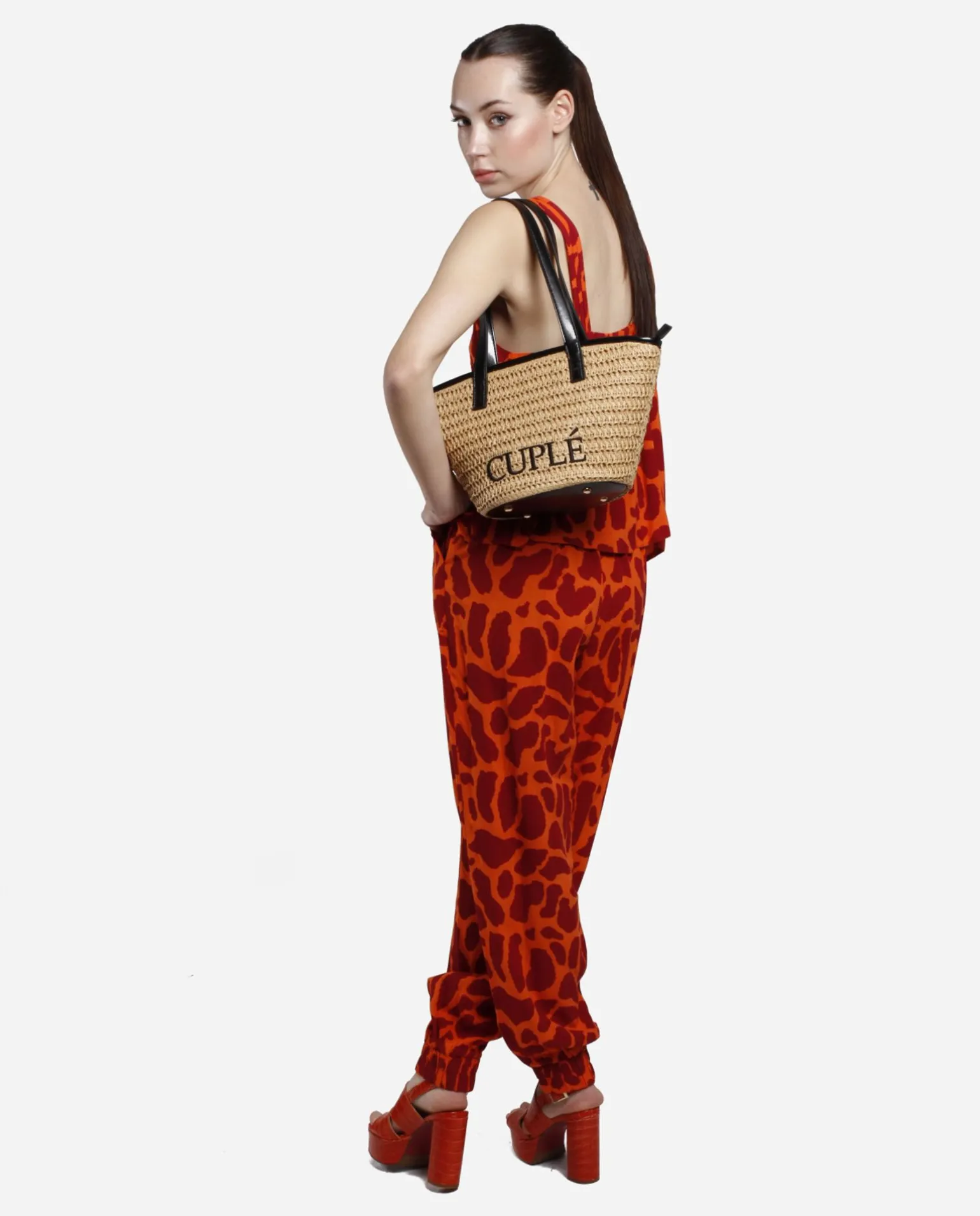 Pantalon Jogger Crep Estampado Jirafa